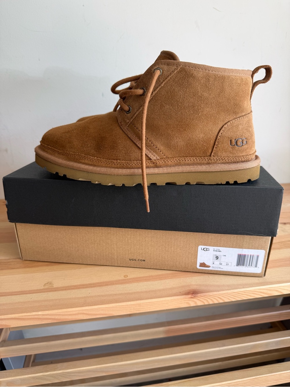 UGG Neumel Chukka Boots Chestnut Suede Men’s Size 9 Sheepskin Lined